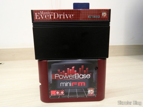 PowerBase Mini FM com Master Everdrive conectado
