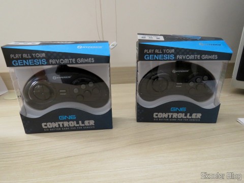 Stone Age Gamer: Genesis "GN6" Controller (Hyperkin) 9 Os dois Genesis "GN6" Controller (Hyperkin), em suas embalagens
