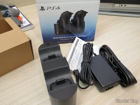 Official Sony PS4 Dualshock 4 Charging Station Dock charger NEW U.S. Plug e acessórios