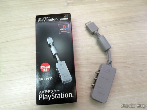 Sony Playstation AV Adapter SCPH-1160 e sua embalagem