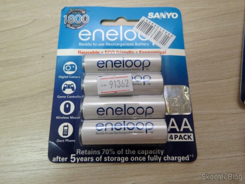 Cartela com 4 Pilhas Recarregáveis AA NiMH 1.2V 1900mAh Sanyo Eneloop Genuínas