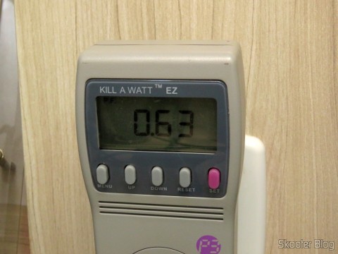 Mini Geladeira Portátil 12V ou 110V com 4 Litros de Capacidade, Função Esquenta e Resfria - Multilaser 31 Usando o Kill A Watt EZ Electricity Usage Monitor para testar o consumo da Mini Geladeira Portátil 12V ou 110V com 4 Litros de Capacidade, Função Esquenta e Resfria - Multilaser