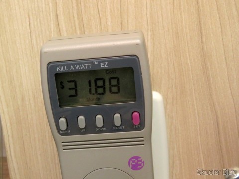 Mini Geladeira Portátil 12V ou 110V com 4 Litros de Capacidade, Função Esquenta e Resfria - Multilaser 23 Usando o Kill A Watt EZ Electricity Usage Monitor para testar o consumo da Mini Geladeira Portátil 12V ou 110V com 4 Litros de Capacidade, Função Esquenta e Resfria - Multilaser
