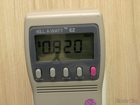 Mini Geladeira Portátil 12V ou 110V com 4 Litros de Capacidade, Função Esquenta e Resfria - Multilaser 21 Usando o Kill A Watt EZ Electricity Usage Monitor para testar o consumo da Mini Geladeira Portátil 12V ou 110V com 4 Litros de Capacidade, Função Esquenta e Resfria - Multilaser
