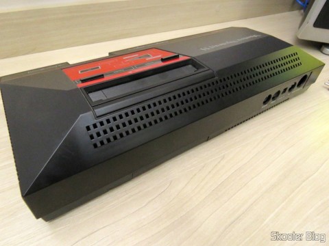 Parte traseira do Console Master System II