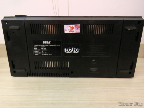 Parte inferior do Console Master System II