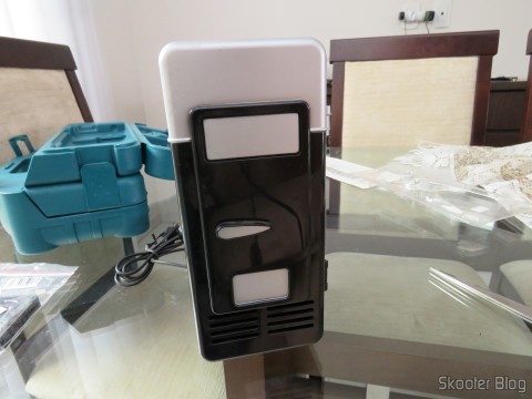 Mini Geladeira USB com o Jtron DC 5V / 0.15A Cooling Fan - Black já instalado