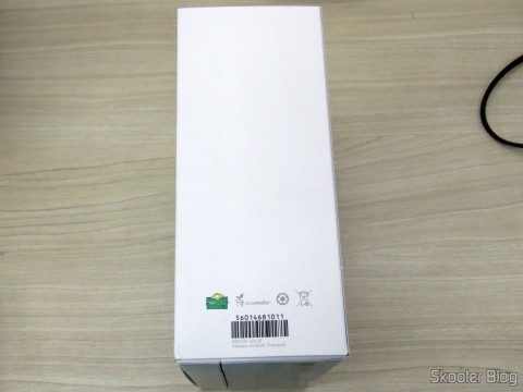 Motorola Moto X Play de 32GB em sua embalagem