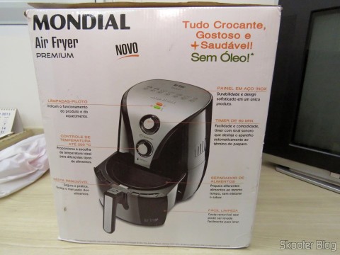 Fritadeira Elétrica Mondial Air Fryer Preto, em sua embalagem