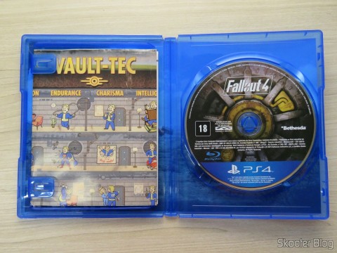 Poster e Blu-ray do Fallout 4 (PS4)
