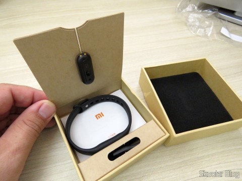 Pulseira Inteligente Xiaomi Mi Band 1S, em sua embalagem