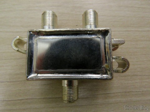 Separador ou Combinador de TV e FM 75 Ohms Cabletronix FMTVS