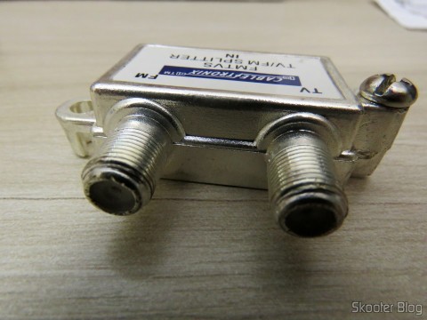 Separador ou Combinador de TV e FM 75 Ohms Cabletronix FMTVS