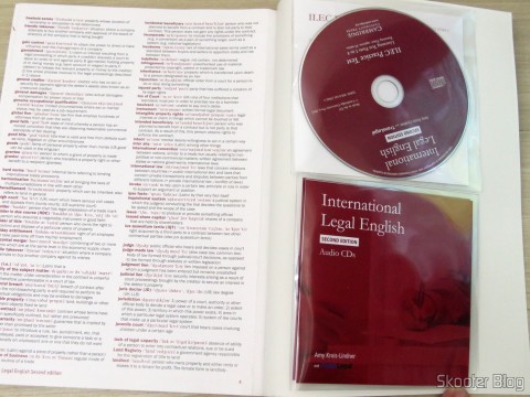 Amazon: International Legal English Student's Book with Audio CDs (3): A Course for Classroom or Self-study Use 7 CDs que acompnham o livro International Legal English Student's Book with Audio CDs (3): A Course for Classroom or Self-study Use