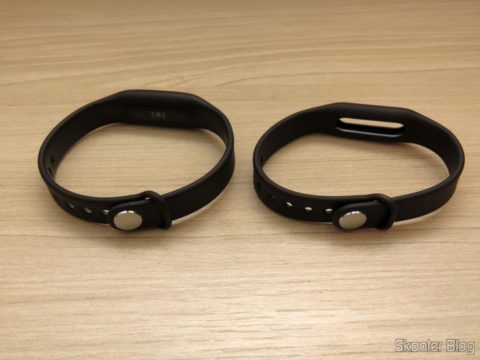 Pulseira de Reposição para Mi Band - Xiaomi Genuína, ao lado da pulseira que acompanha a Mi Band 1S