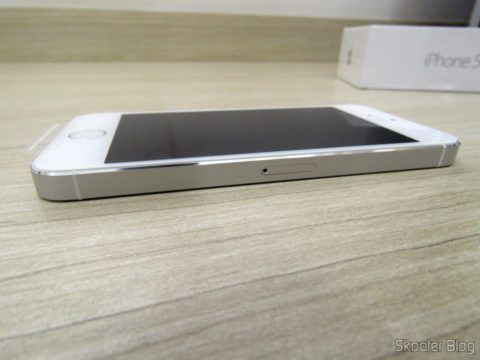 iPhone 5S 32GB Prata Tela 4" IOS 8 4G Câmera 8MP