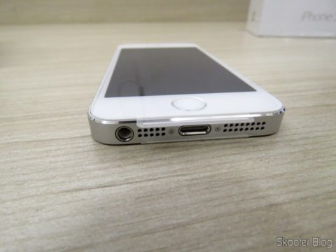 iPhone 5S 32GB Prata Tela 4" IOS 8 4G Câmera 8MP