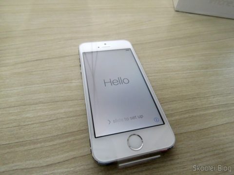 iPhone 5S 32GB Prata Tela 4" IOS 8 4G Câmera 8MP