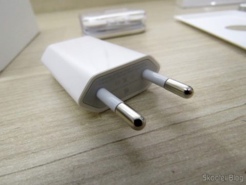 Carregador do iPhone 5S 32GB Prata Tela 4" IOS 8 4G Câmera 8MP