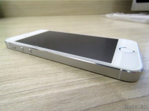 Película de vidro aplicada no iPhone 5S