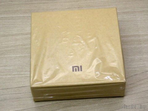 Pulseira Inteligente Xiaomi Mi Band 2 em sua embalagem