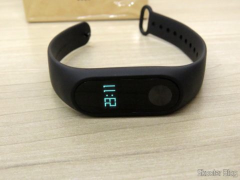 Pulseira Inteligente Xiaomi Mi Band 2 em funcionamento