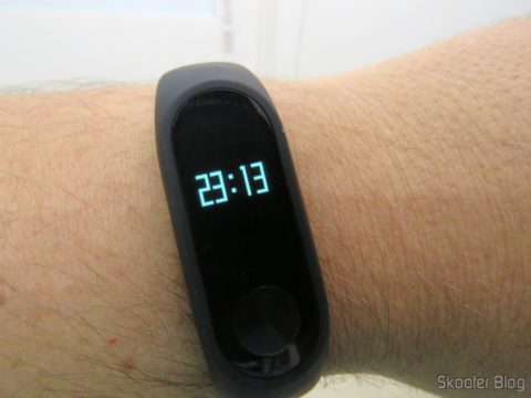 Pulseira Inteligente Xiaomi Mi Band 2 em funcionamento