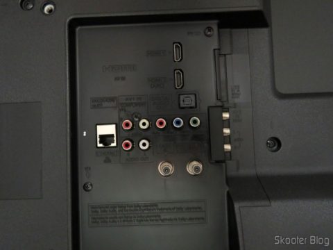 Entradas e saídas da Smart TV Panasonic Viera 40" - TC-40DS600B