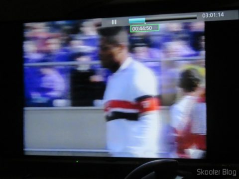 Smart TV Panasonic Viera 40" - TC-40DS600B 21 Mas a Smart TV Panasonic Viera 40" - TC-40DS600B infelizmente não desentrelaça o vídeo do Mundial Interclubes de 1992 que gravei em 480i (resolução original da Band)