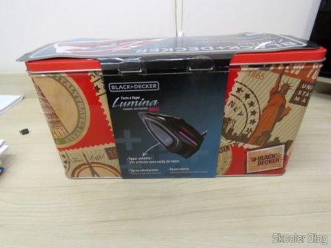 Ferro a Vapor Black & Decker AJ3000V com Ceramic Gliss, em sua embalagem