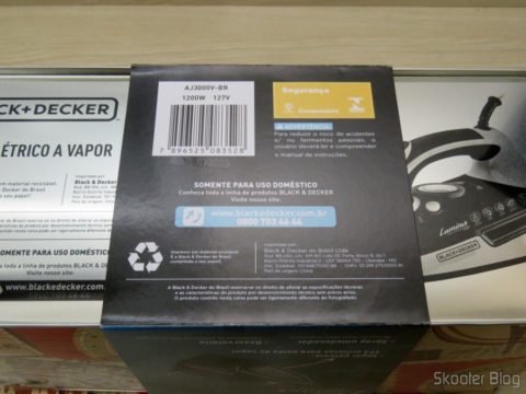 Ferro a Vapor Black & Decker AJ3000V com Ceramic Gliss, em sua embalagem