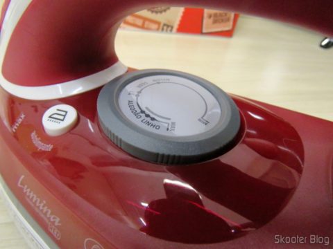 Ferro a Vapor Black & Decker AJ3000V com Ceramic Gliss