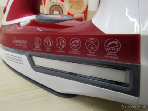 Ferro a Vapor Black & Decker AJ3000V com Ceramic Gliss
