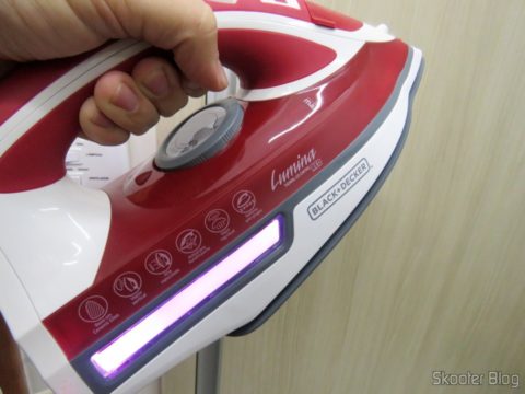 LED que indica temperatura no Ferro a Vapor Black & Decker AJ3000V com Ceramic Gliss