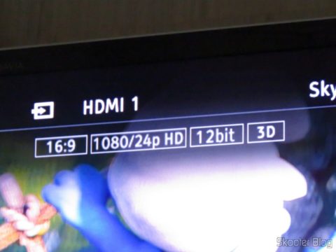 Ponto Escravo executando Blu-ray 3D, com detalhe da profundidade de cores de 36 bits e do sinal 3D