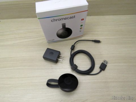 Chromecast 2 e seus acessórios, fonte no padrão norte-americano