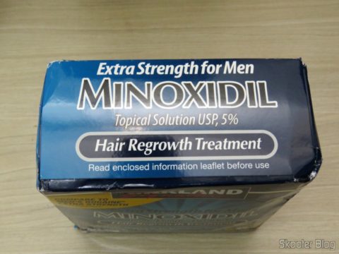Embalagem com os 6 frascos de Kirkland Minoxidil 5%
