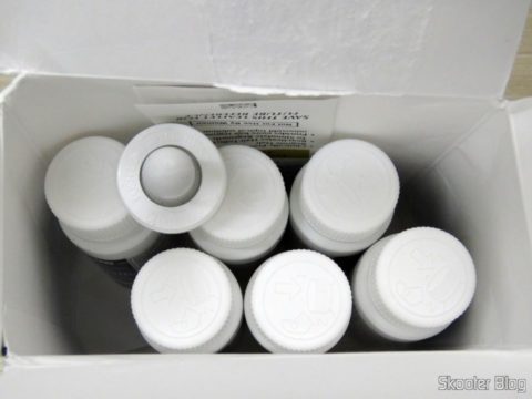 Embalagem com os 6 frascos de Kirkland Minoxidil 5%