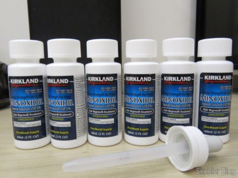 6 frascos de Kirkland Minoxidil 5%, e conta-gotas