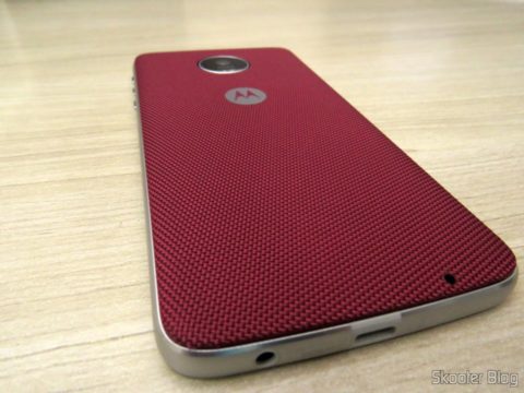 Snap Style Shell Nylon Rouge acoplada ao Moto X Play