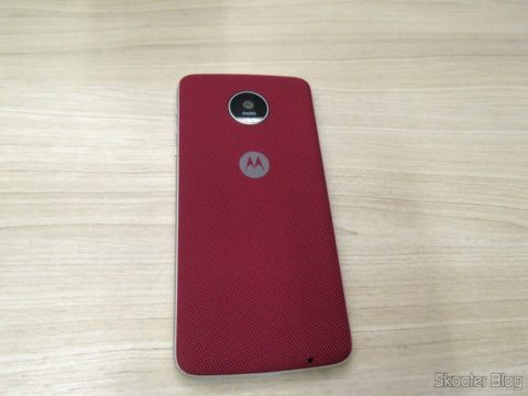 Snap Style Shell Nylon Rouge acoplada ao Moto X Play
