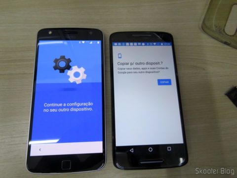 Moto Z Play, ao lado do Moto X Play, transferindo configurações