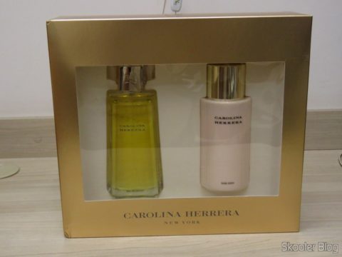 Carolina Herrera Gift Set - 3.4 oz EDP Spray + 6.7 oz Body Lotion (W)