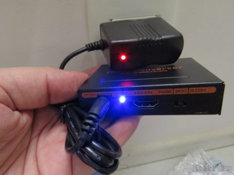 Extrator de Áudio de HDMI para SPDIF e Analógico RCA Estéreo em funcionamento