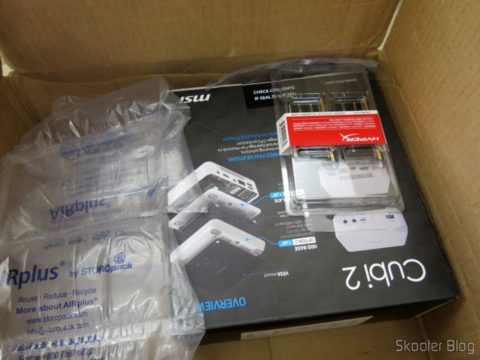 Caixa da Amazon com o MSI Cubi 2