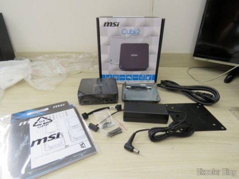 MSI Cubi 2 e seus acessórios