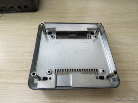 Tampa inferior alternativa do MSI Cubi 2, para instalação de HD ou SSD de 2.5"