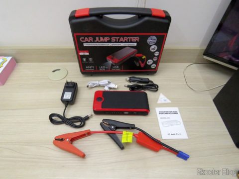 Maleta com o Mini Powerbank com Jump Starter para Carro e Moto e seus acessórios