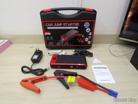 Maleta com o Mini Powerbank com Jump Starter para Carro e Moto e seus acessórios