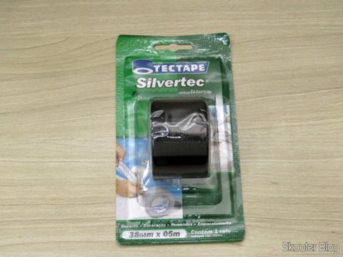 Fita Adesiva Multiuso Tectape Silvertec Preta, em sua embalagem